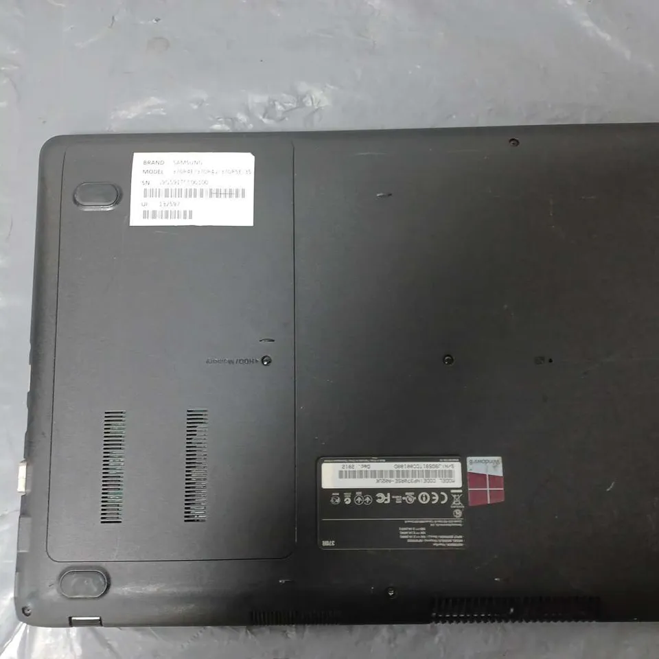 SAMSUNG 370R4E/370R4V/370R5E/3570RE/370R5V 15 INCH	I3-3110M 2.40GHZ