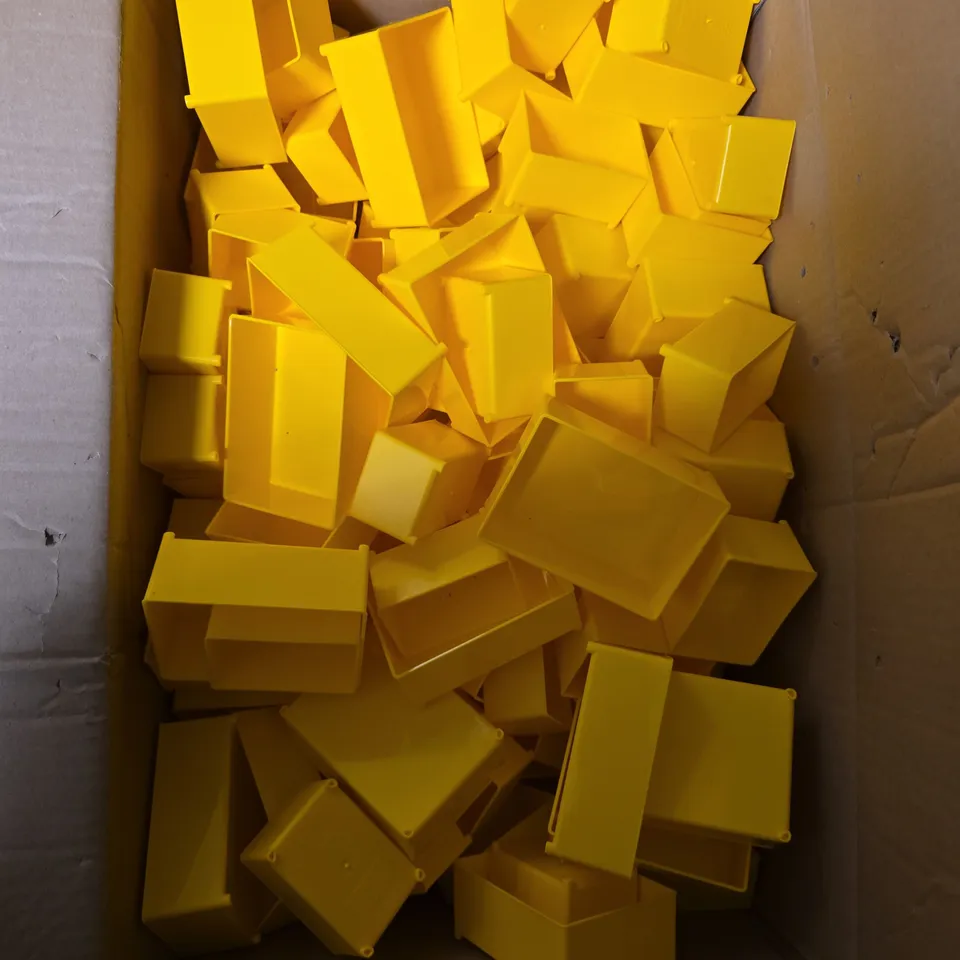 LARGE QUANTITY OF YELLOW PLASTIC STORAGE BOXES IN VARIOUS SIZES 