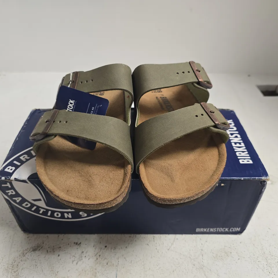 BOXED PAIR OF BIRKENSTOCK ARIZONA SANDALS – OLIVE GREEN LEATHER, UK 6