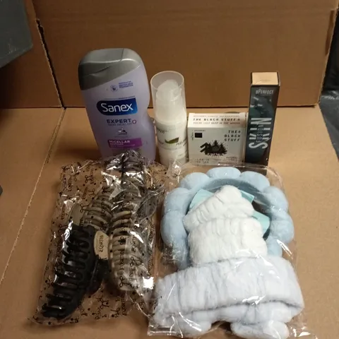 APPROXIMATEY 20 ASSORTED HEALTH AND BEAUTY PRODUCTS TO INCLUDE - SANEX EXPERT SHOWER GEL - THE BLACK STUFF SOAP AND BPERFECT SKIN FUSION SKIN TINT