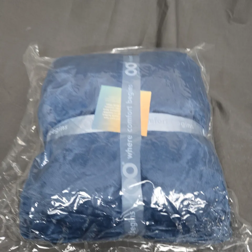 SEALED OODIE HOODED OVERSIZED BLANKET - BLUE