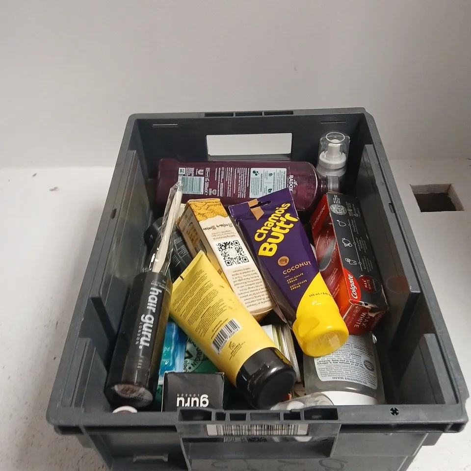 TOTE OF APPROXIMATELY 20 ASSORTED COSMETICS TO INCLUDE: ALPECIN GREY ATTACK