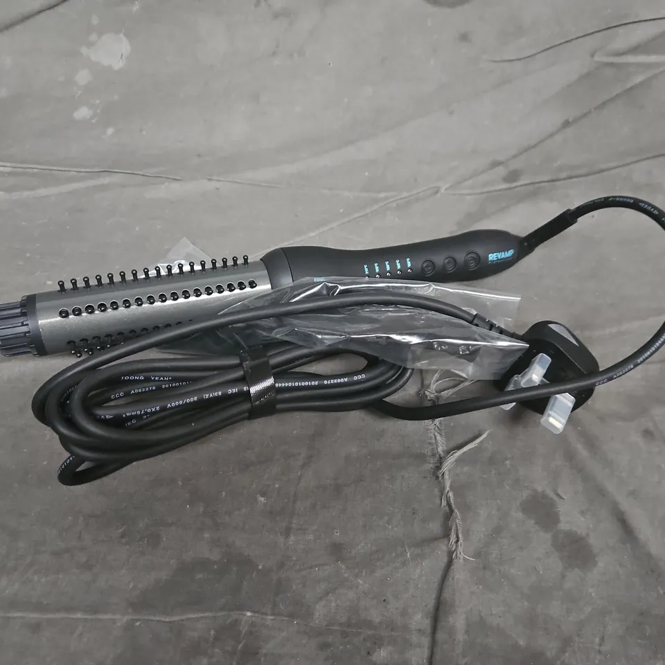 BOXED REVAMP PROGLOSS VOLUME AND WAVE HOT BRUSH BR-1350-GB