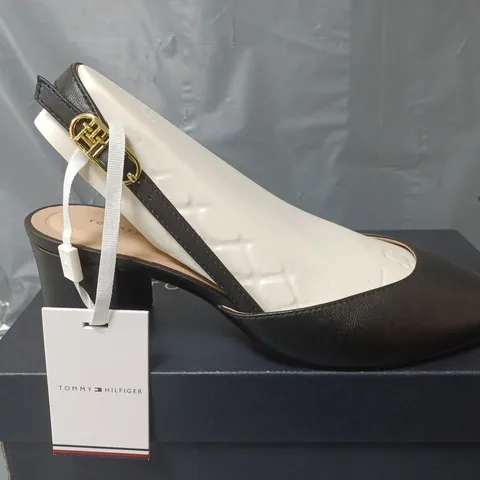 BOXED PAIR OF TOMMY HILFIGER PUMP SLINGBACK SMOOTH LEATHER HEELS IN BLACK - SIZE 37