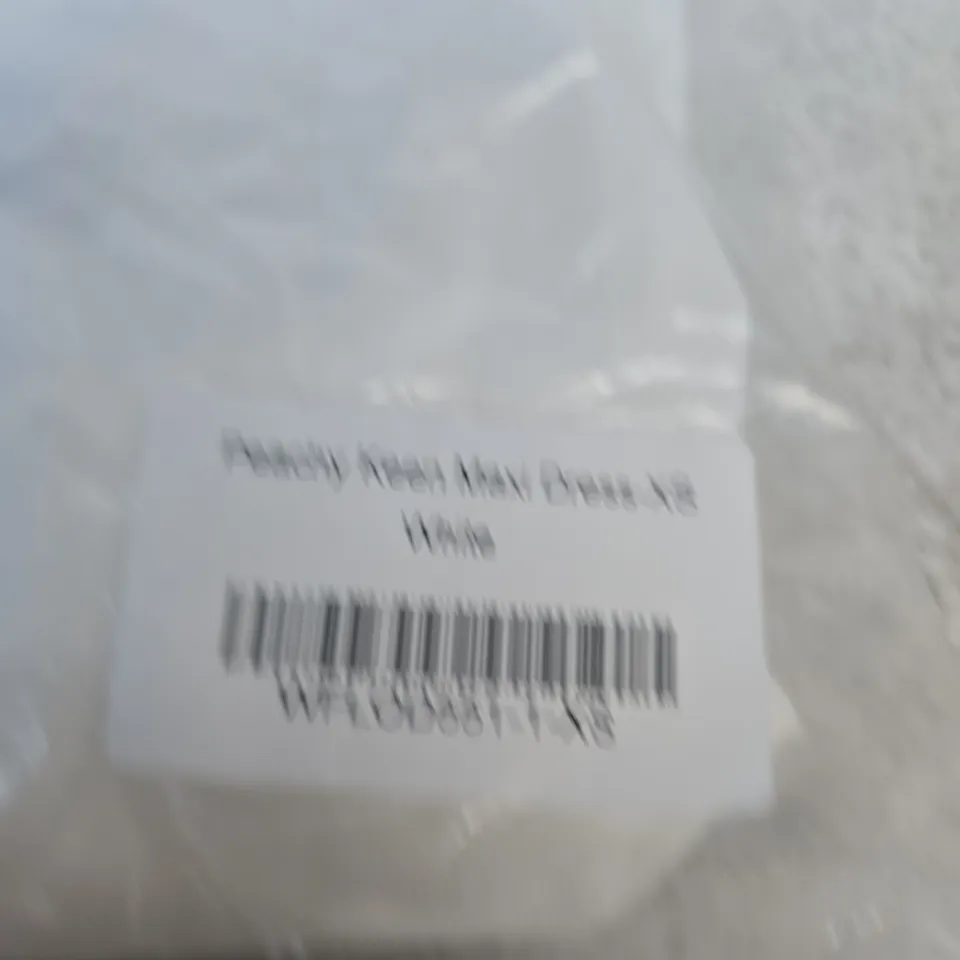 WHITE FOX PEACHY KEEN MAXI DRESS – SIZE XS