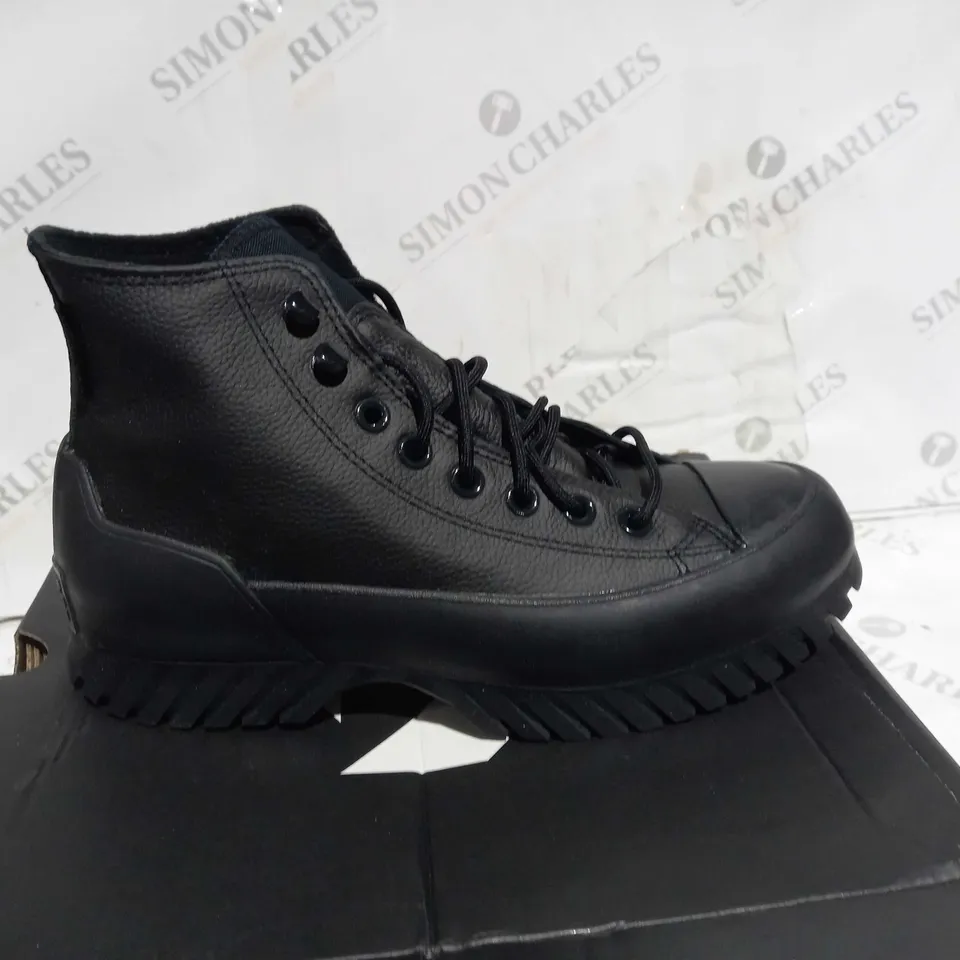 BOXED CONVERSE UNISEX BOOT - UK SIZE 7