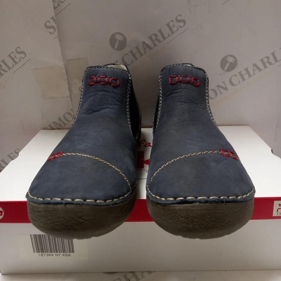 RIEKER CHELSEA BOOTS - SIZE 6.5