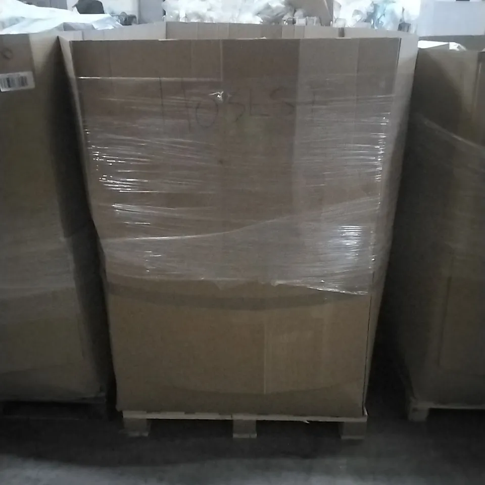 A PALLET CONTAINING A LARGE QUANTITY OF ASSORTED GARDEN HOSES AND SWIMMING PRODUCTS ETC