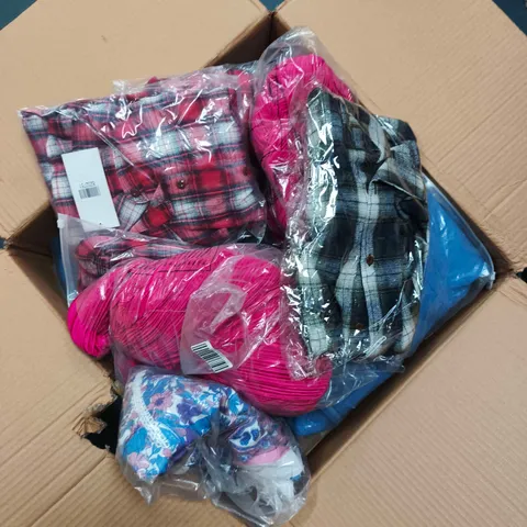 BOX OF APPROXIMATELY 15 ASSORTED ITEMS TO INCLUDE: &MAISI FLANNEL SHIRT