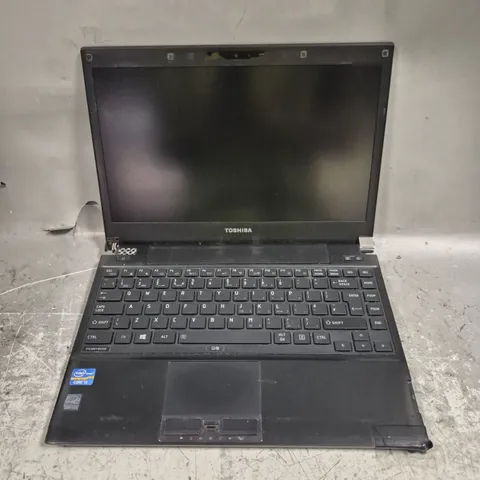 TOSHIBA PORTEGE R930 LAPTOP