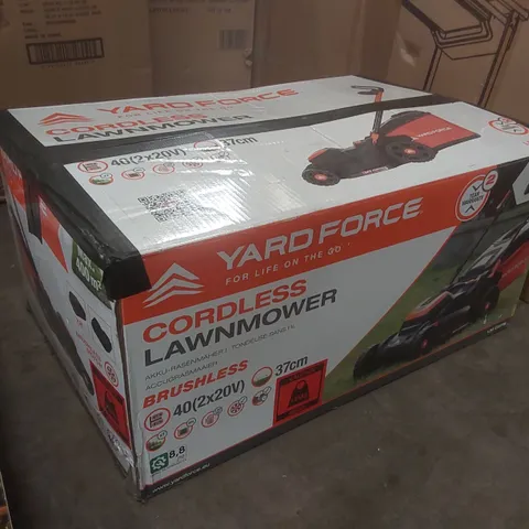 BOXED YARD FORCE CORDLESS LAWNMOWER