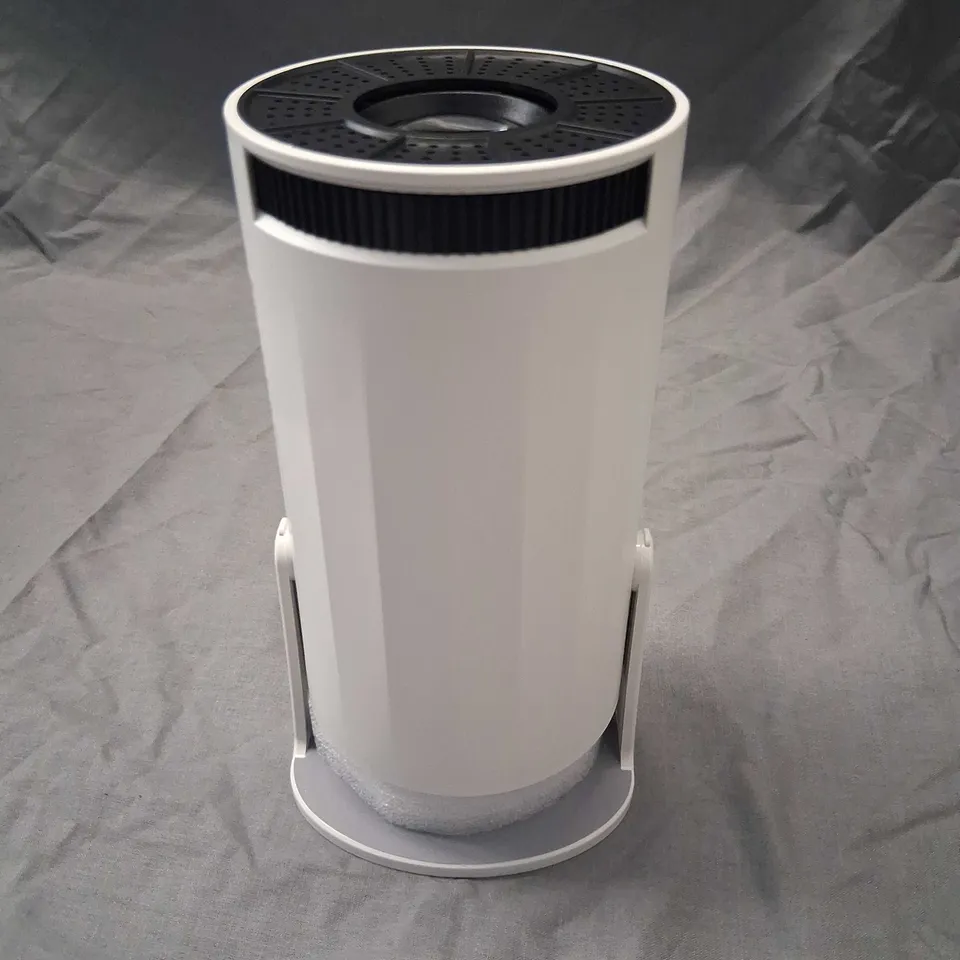 BOXED LEDSOURCE MULTIMEDIA PROJECTOR WITH ACCESSORIES