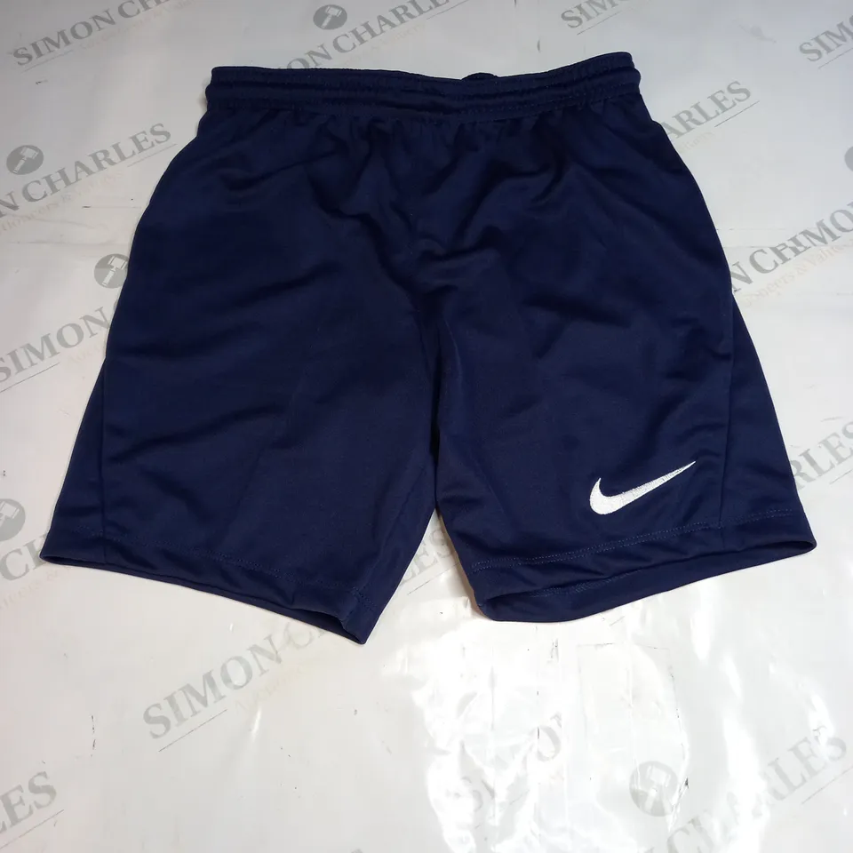 NIKE CASUAL SHORTS SIZE S