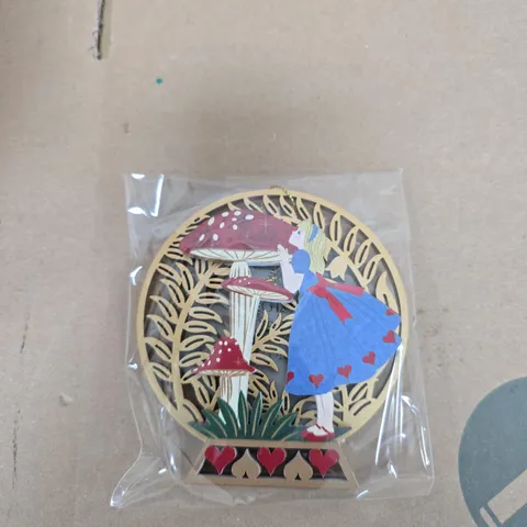 BOX OF APPROXIMATELY 250 GISELA GRAHAM ALICE IN WONDERLAND HANGING TREE DECORATIONS