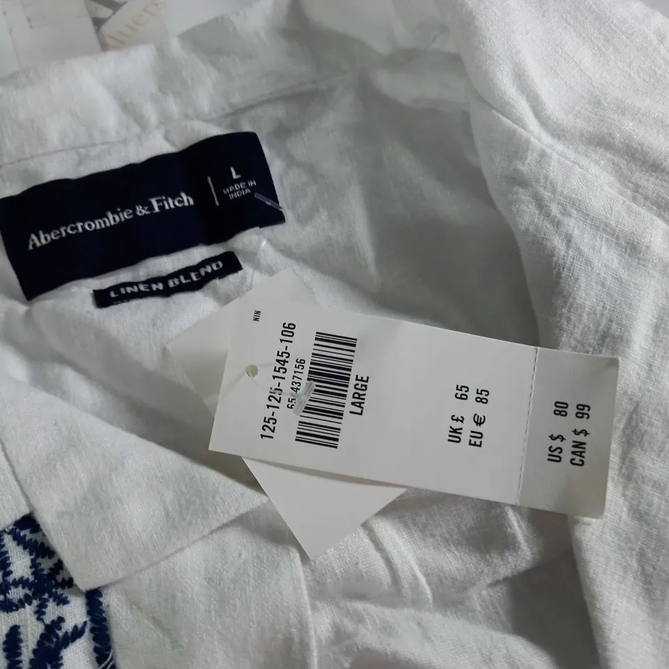 ABERCROMBIE & FITCH WHITE SHORT SLEEVE SHIRT - L