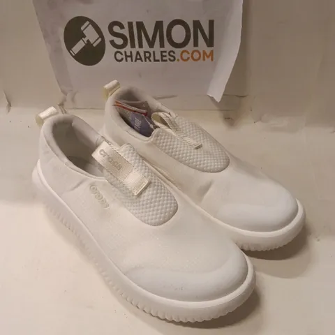 CROCS WHITE SLIP-ON SNEAKERS – SIZE UK11W UK9M