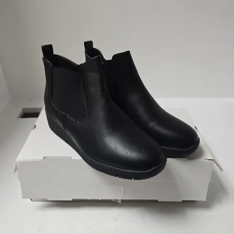 JO & JOE BLACK CHELSEA BOOTS – UK 6
