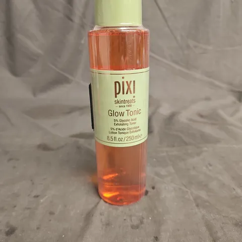 SEALED SKINTREATS PIXI GLOW TONIC 250ML