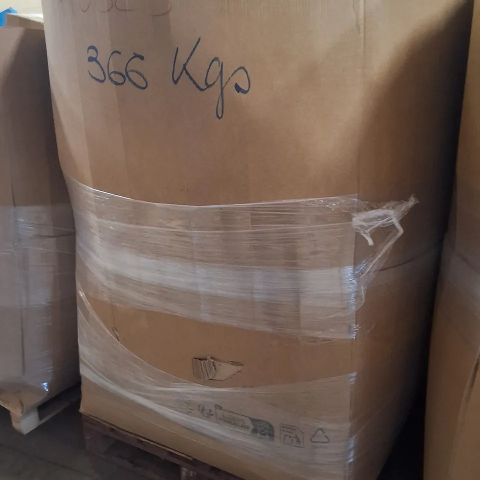 PALLET CONTAINING A LARGE QUANTITY OF HOSES