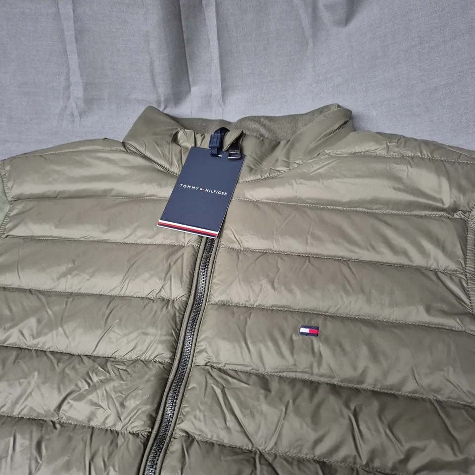 TOMMY HILFIGER JACKET SIZE L