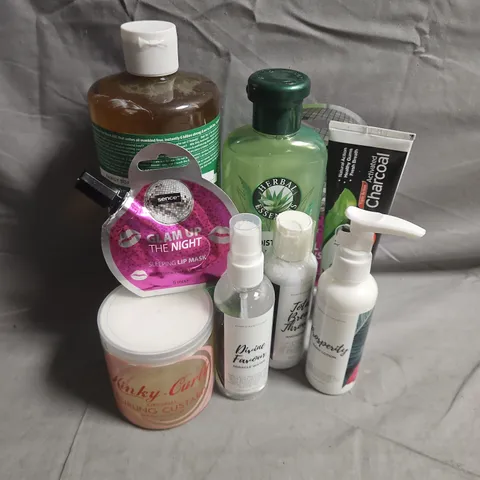 APPROXIMATEY 20 ASSORTED HEALTH AND BEAUTY PRODUCTS TO INCLUDE - HERBAL ESSENCES  MOISTURISE SHAMPOO - KINKY-CURLY CURLING CUSTARD - ALOEDENT CHARCOAL TOOTHPASTE - ETC