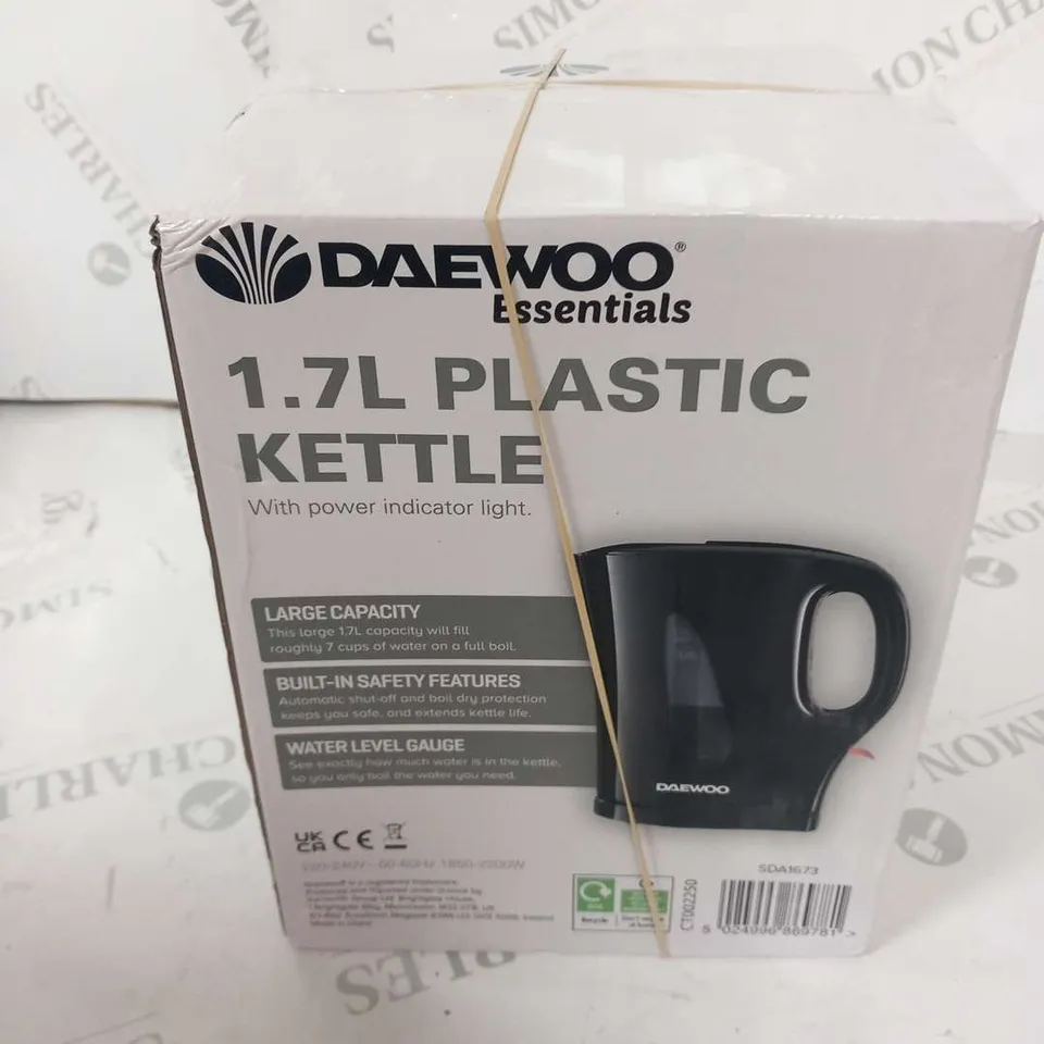 BOXED DAEWOO 1.7L PLASTIC KETTLE
