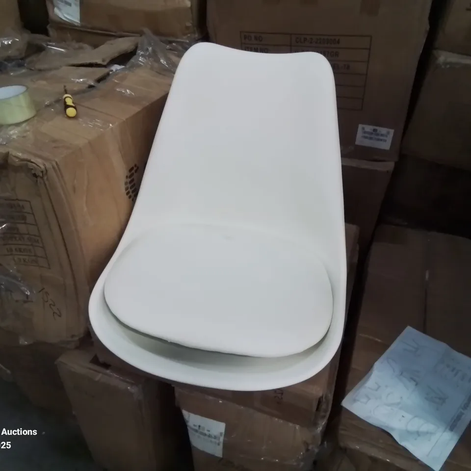 BOXED PLASTIC DINNING CHAIR - WHITE (1 BOX)