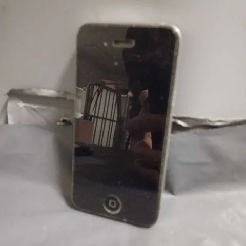 APPLE IPHONE 4 (A1332) SMARTPHONE 