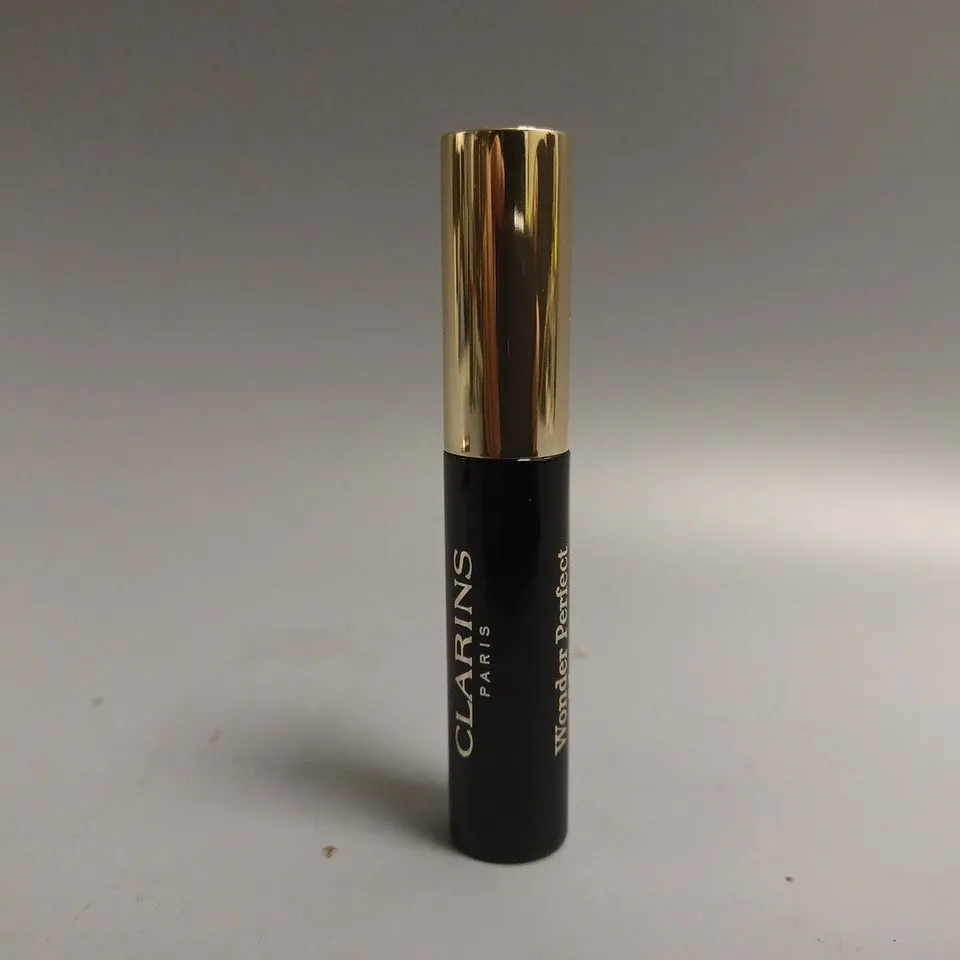 APPROXIMATELY 100 CLARINS PARIS WONDER PERFECT MASCARA (01 WONDER BLACK)