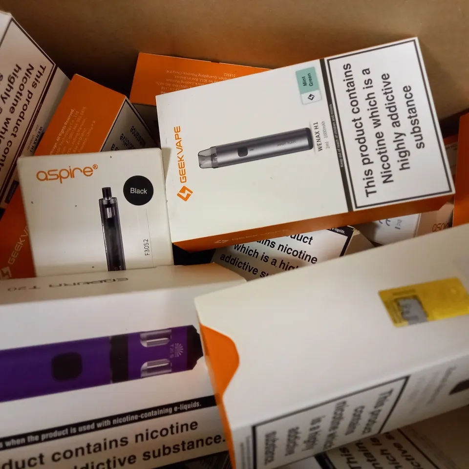 APPROXIMATELY 20 ASSORTED BOXED VAPING PRODUCTS TO INCLUDE INNOKIN ENDURA T20 S, GEEKVAPE WENAX H1, ASPIRE ZELOS NANO KIT ETC.