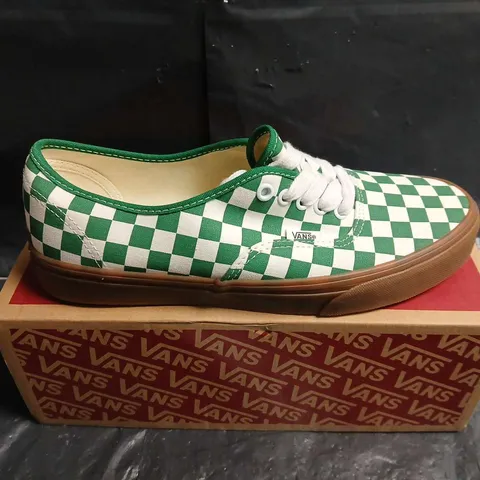 BOXED PAIR OF VANS FAT LACE CHECKER GREEN SNEAKERS – UK 8 