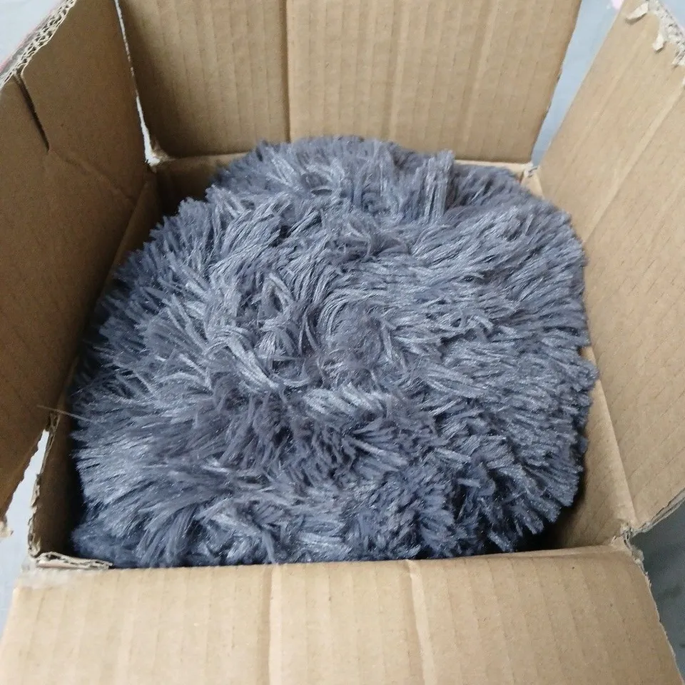 COZEE HOME FLUFFY ROUND PET BED WITH ODOUROLOGY. DARK GREY COLOUR