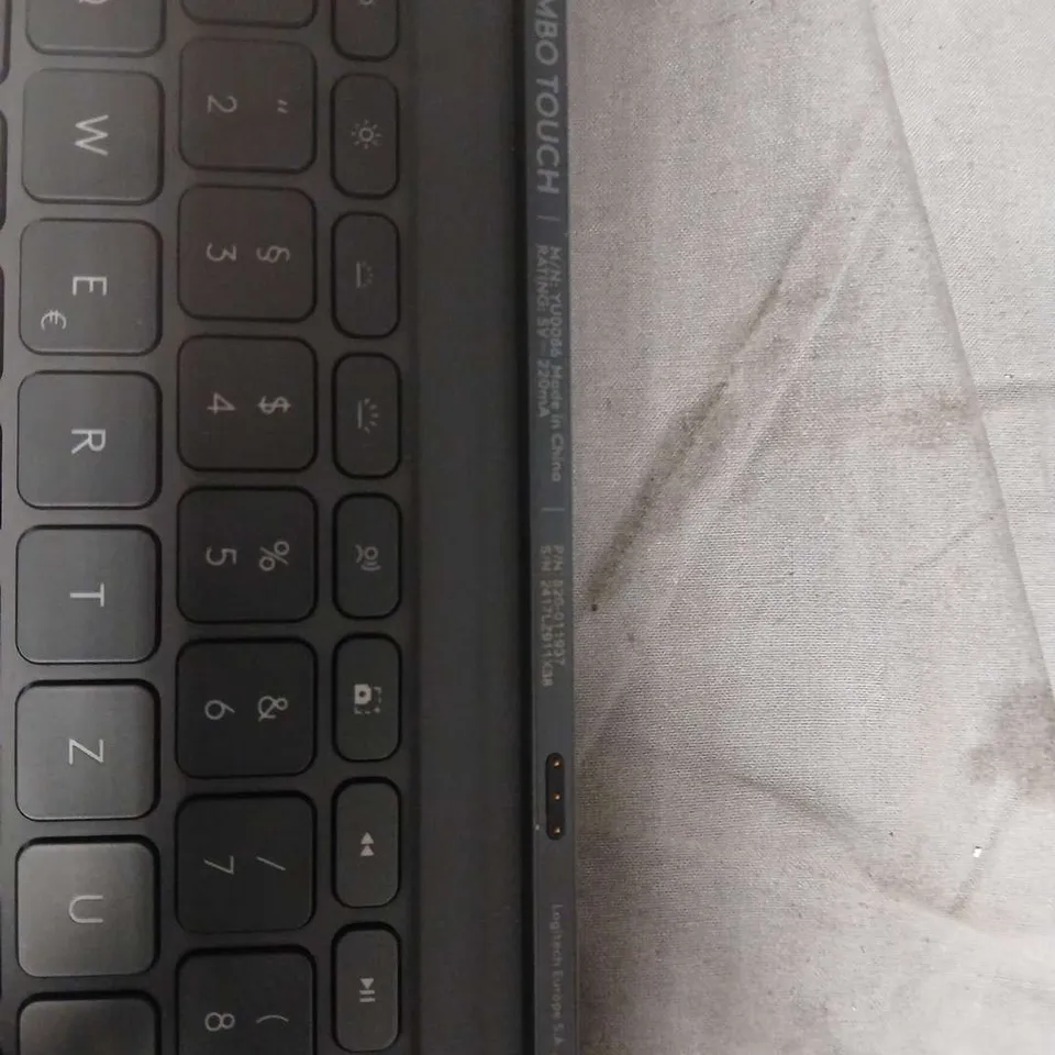 LOGI COMBO TOUCH KEYBOARD CASE FOR IPAD – SPACE GREYYU0086