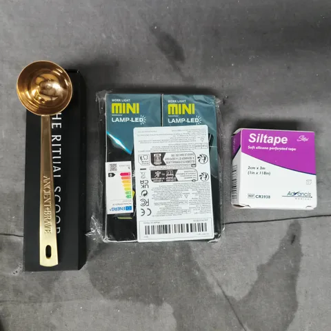 APPROXIMATELY 10 ASSORTED HOUSEHOLD ITEMS TO INCLUDE MINI LED LAMP, SILTAPE, ETC