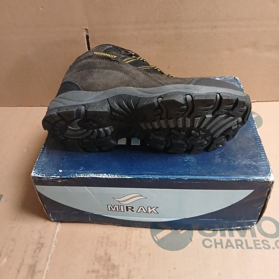 MIRAK WATERPROOF HIKING BOOTS – MIR-TEX, BLACK UK 3 BOXED