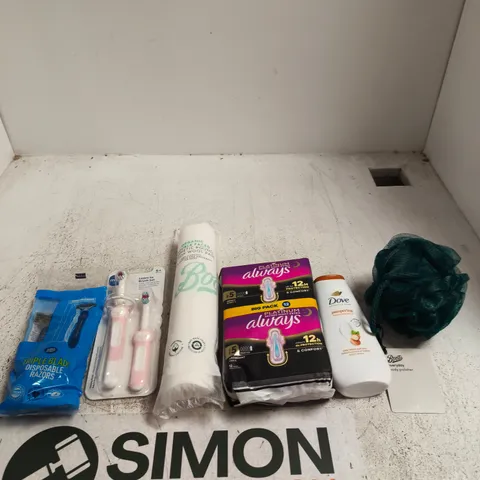 APPROXIMATELY 10 ASSORTED BEAUTY PRODUCTS INCLUDING BOOTS EVERYDAY BODY POLISHER, DOVE BODY WASH AND ALWAYS PLATINUM