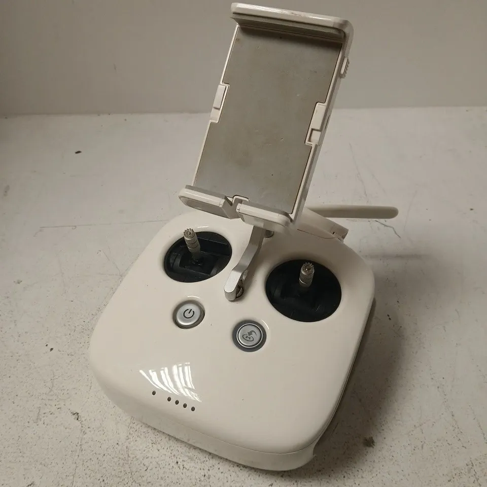 DJI REMOTE CONTROLLER WITH PHONE MOUNT (MODEL GL300F)