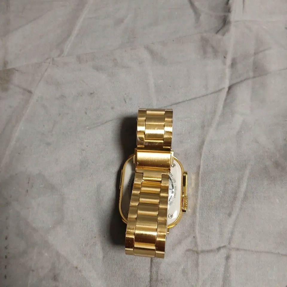 GOLD-TONE SQUARE-FACED WRISTWATCH WITH METAL BRACELET 
