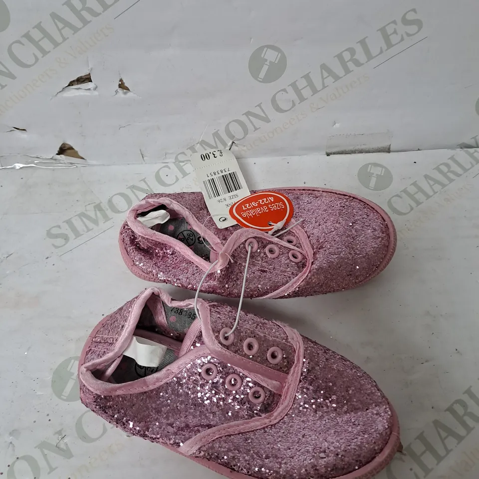 APPROXIMATELY 20 PAIRS  OF BAGGED PINK CHILDRENS GLITTER BOOTS IN VARIOUS SIZES 