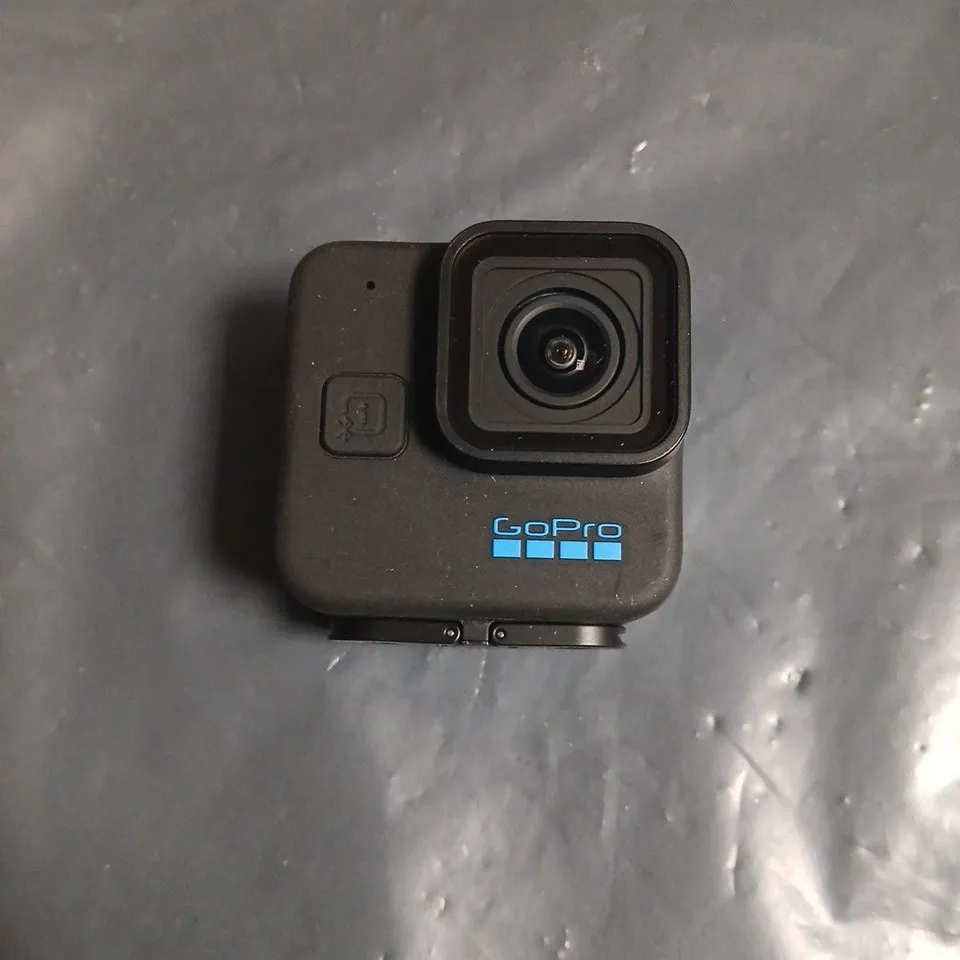GOPRO HERO11 BLACK MINI ACTION CAMERA – BLACK WITH CASE & MOUNTS