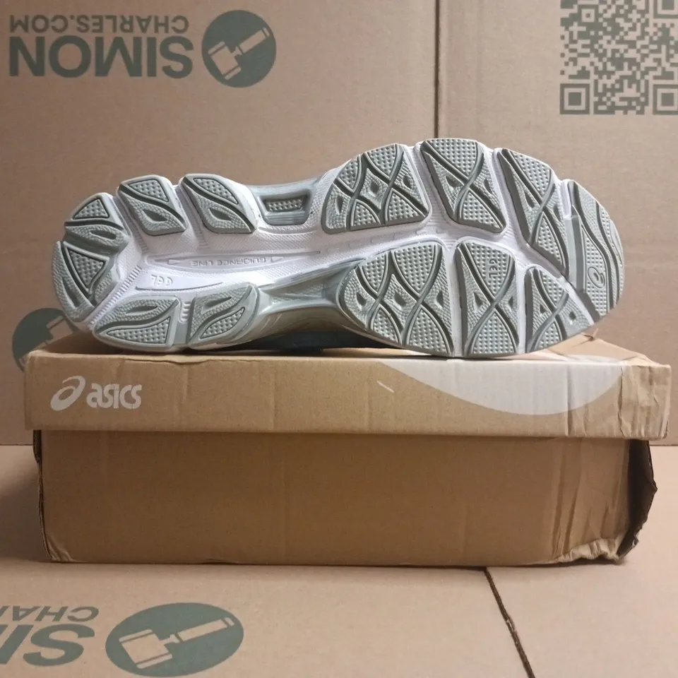 BOXED PAIR OF ASICS GEL-NYC TRAINERS IN BLUE/SAIL SIZE UK 9