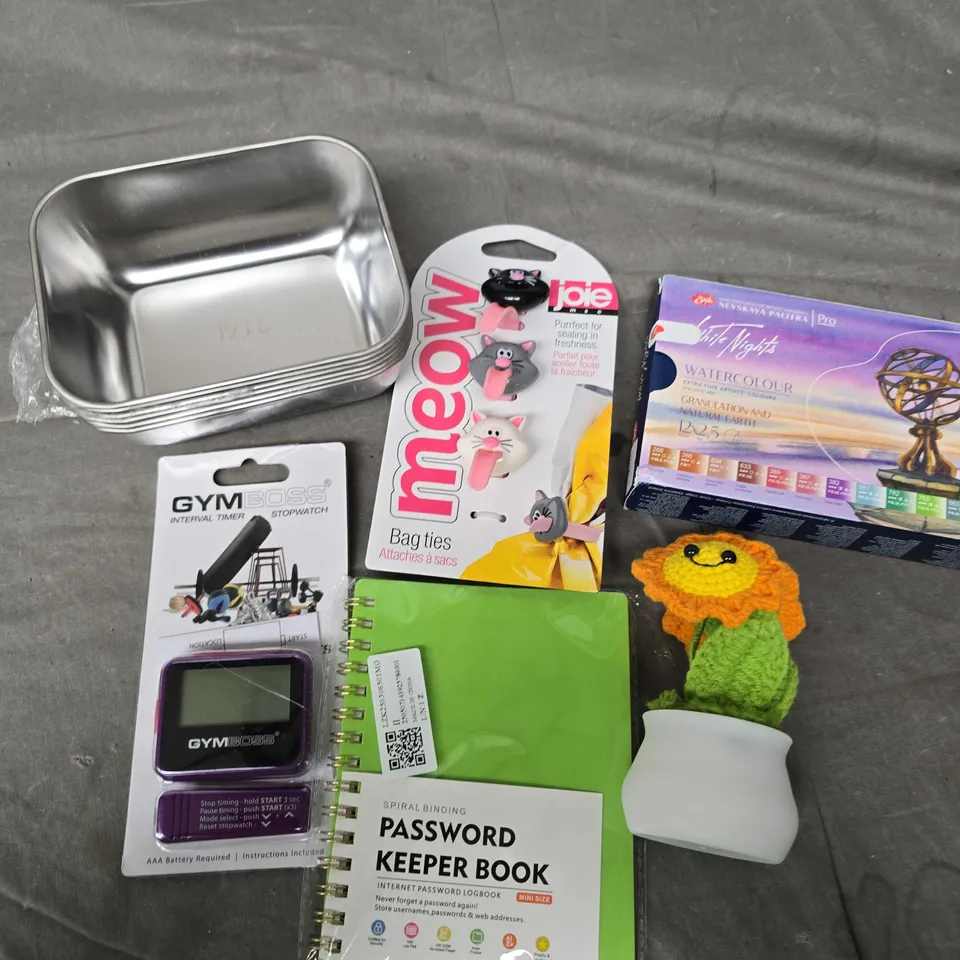 APPROXIMATELY 15 ASSORTED HOUSEHOLD ITEMS TO INCLUDE PASSWORD KEEPER BOOK, GYM STOPWATCH, MINI DISHES ETC