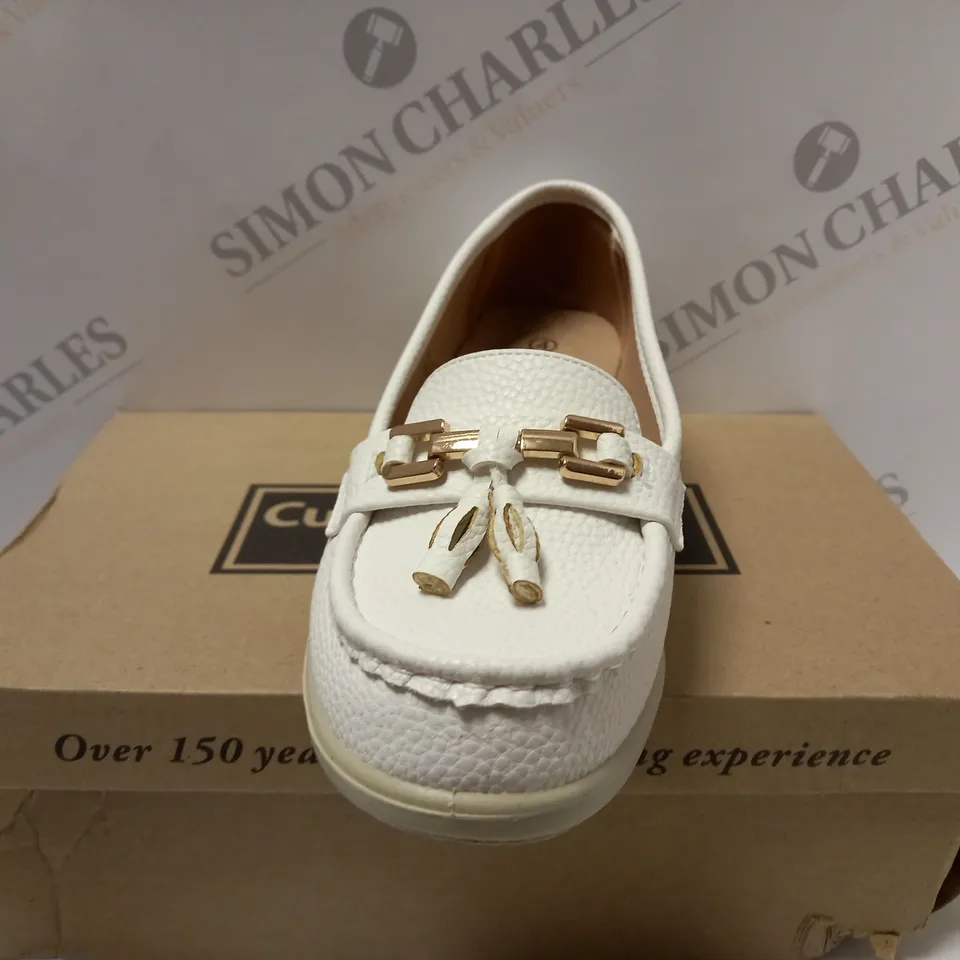 BOXED PAIR OF CUSHION WALK LOAFERS, WHITE - SIZE 4