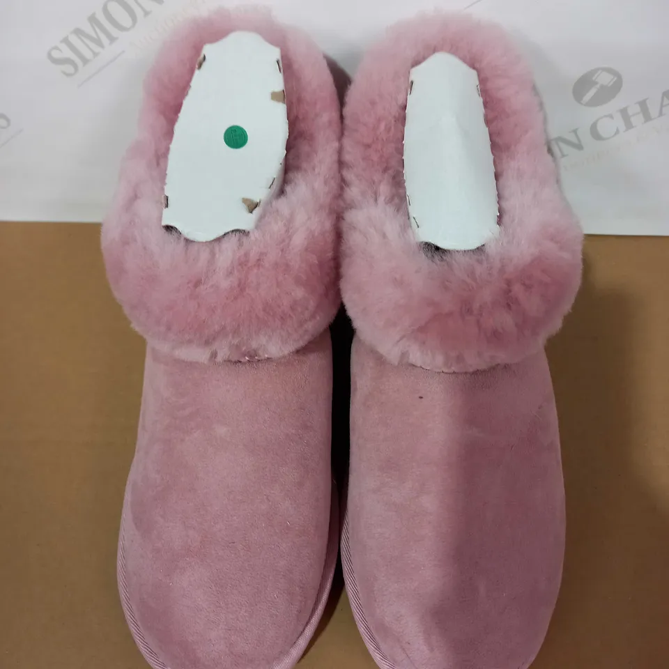 MODA IN PELLE SNUGGLY NUDE SHEEPSKIN ANKLE SLIPPER BOOTS - UK SIZE 6
