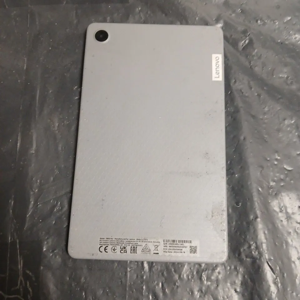 LENOVO TB301XU TABLET – CRACKED TOUCHSCREEN DISPLAY