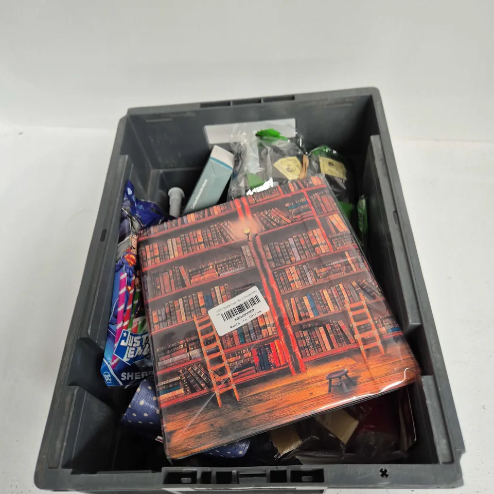 TOTE OF APPROXIMATELY 12 ASSORTED ITEMS TO INCLUDE: MARINE HALIBUT BAIT 