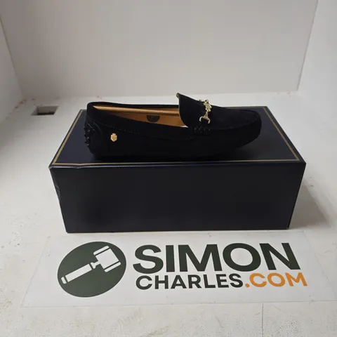 BOXED PAIR OF FAIRFAX & FAVOR LADIES TRINITY DRIVER NAVY SUEDE - UK 4