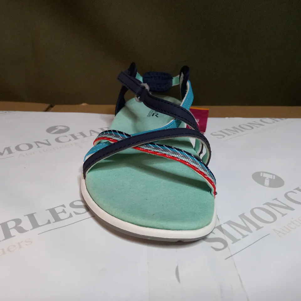 REGATTA LADY SANTA ROMA SANDALS SIZE 4