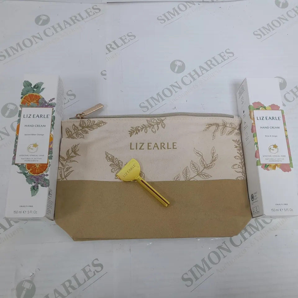 LIZ EARLE HAND CREAM BAG GIFT SET 