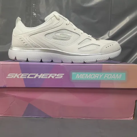 BOXED PAIR OF SKECHERS MEMORY FOAM TRAINERS IN WHITE UK SIZE 6